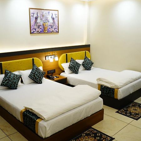 Hotel Shakuntla Palace - 400 Meters Away From Vishnu Pad Temple 7 Mins Walk Гая Экстерьер фото