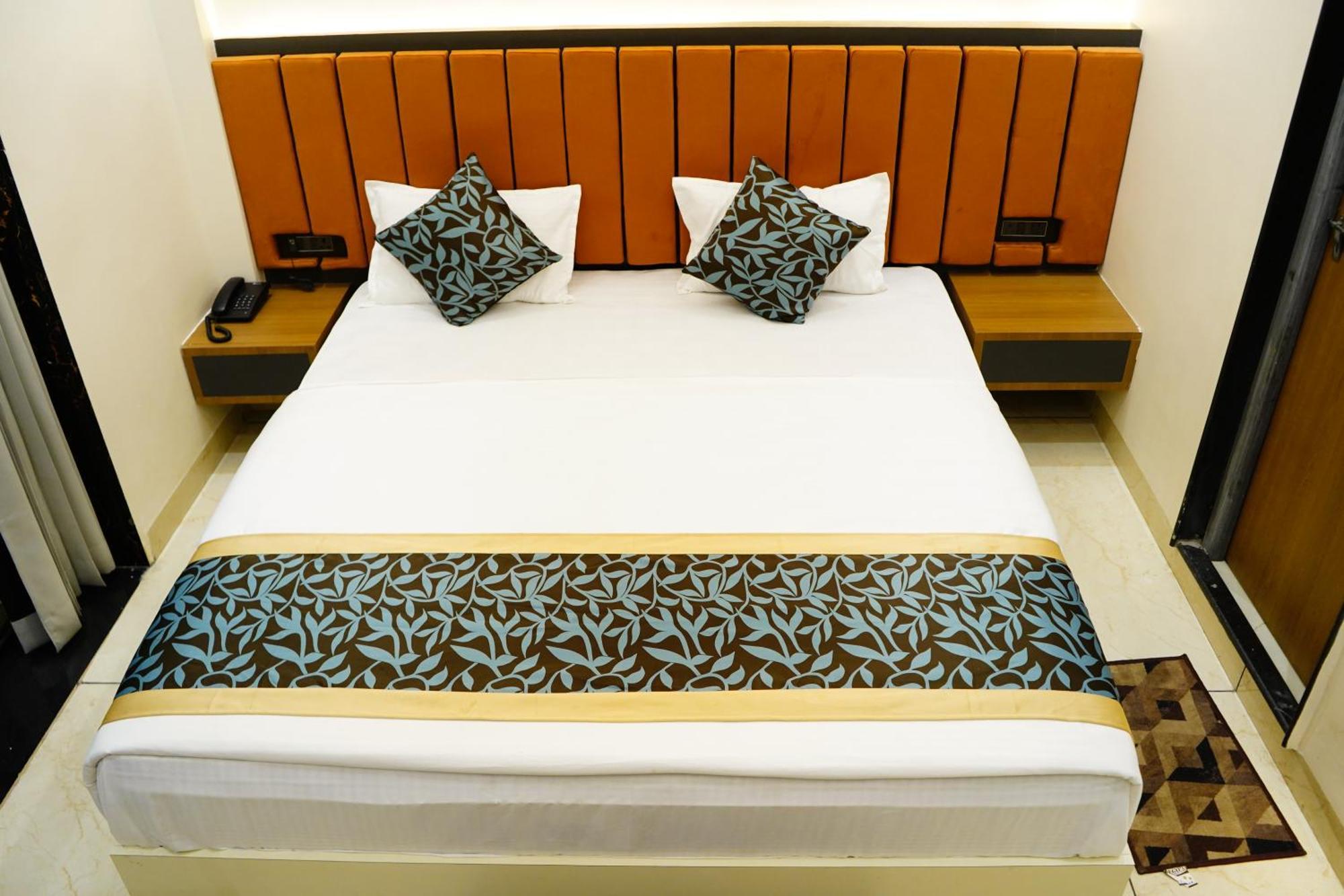 Hotel Shakuntla Palace - 400 Meters Away From Vishnu Pad Temple 7 Mins Walk Гая Экстерьер фото