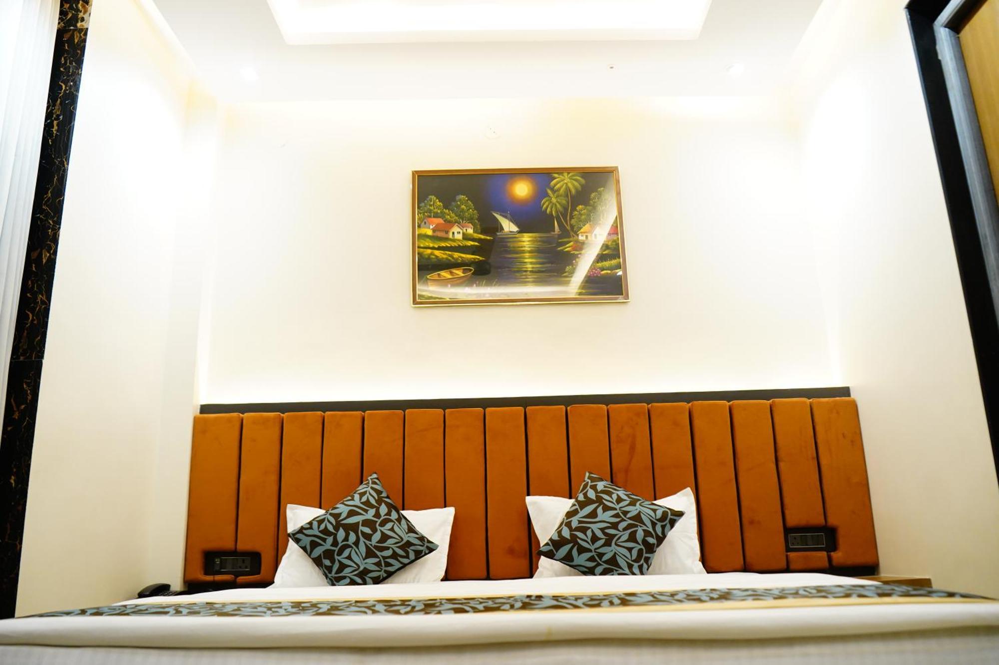 Hotel Shakuntla Palace - 400 Meters Away From Vishnu Pad Temple 7 Mins Walk Гая Экстерьер фото