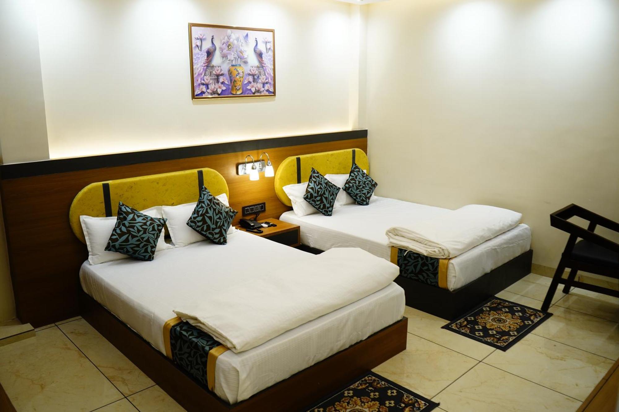 Hotel Shakuntla Palace - 400 Meters Away From Vishnu Pad Temple 7 Mins Walk Гая Экстерьер фото