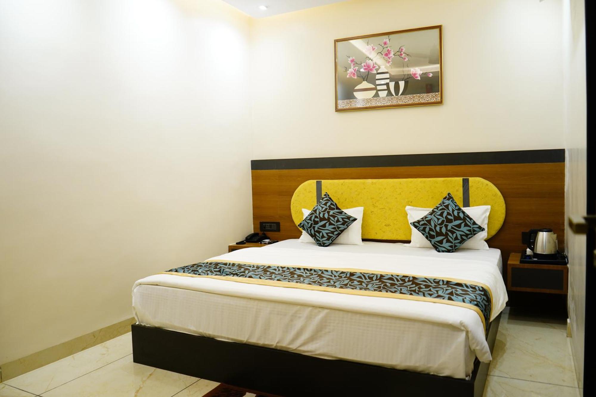 Hotel Shakuntla Palace - 400 Meters Away From Vishnu Pad Temple 7 Mins Walk Гая Экстерьер фото