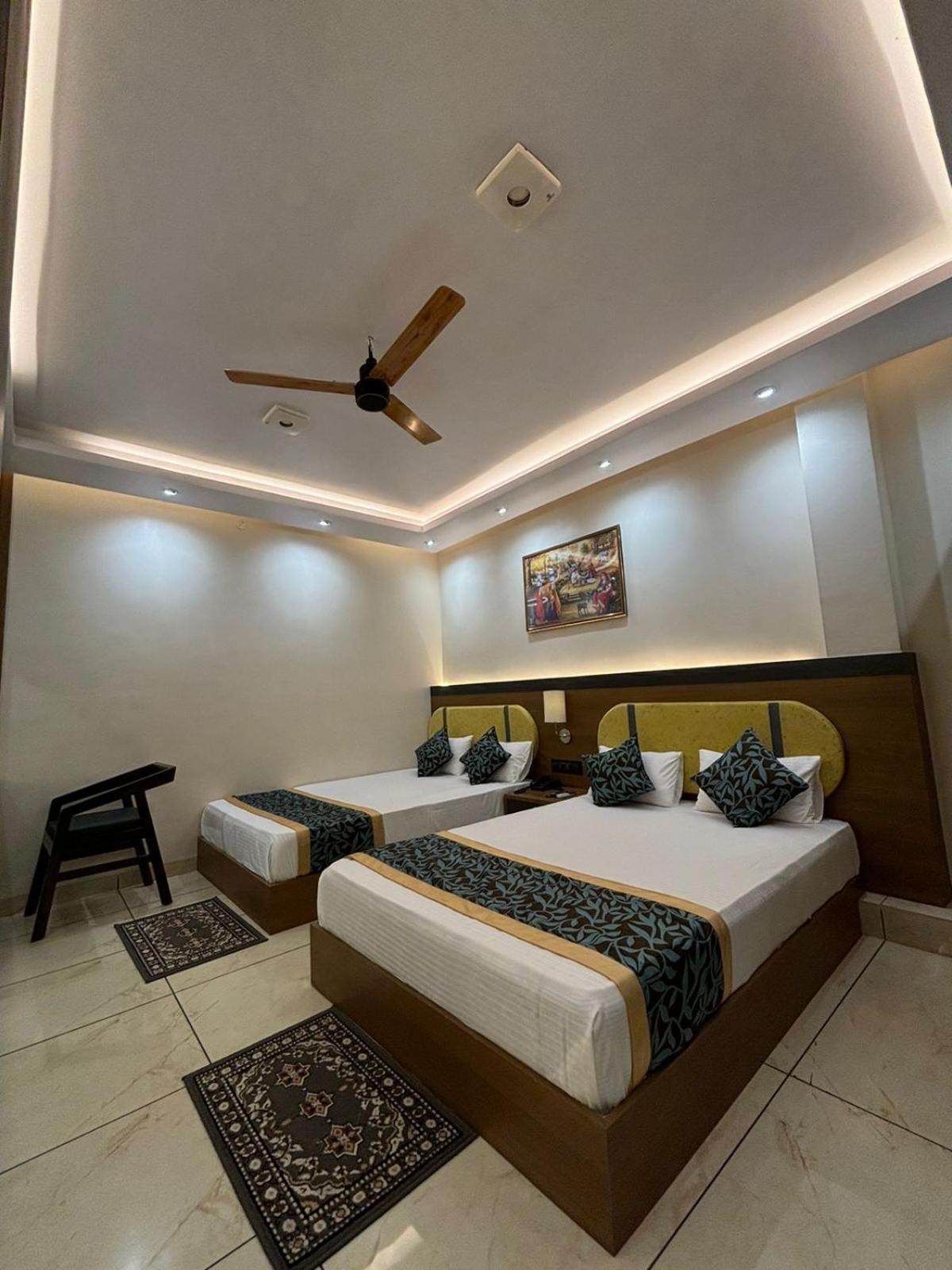 Hotel Shakuntla Palace - 400 Meters Away From Vishnu Pad Temple 7 Mins Walk Гая Экстерьер фото